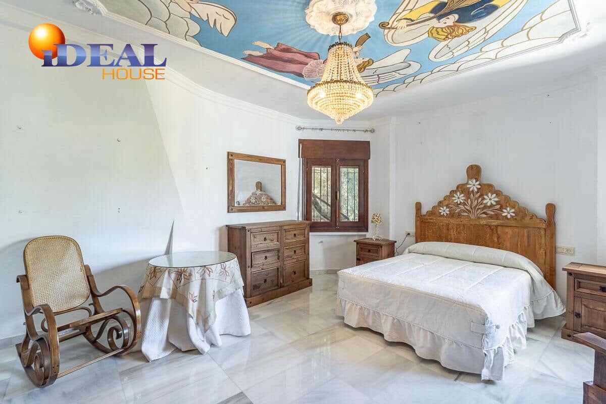 6 bedroom Villa for sale in Purullena with garage - € 249,000 (Ref: 9433860)