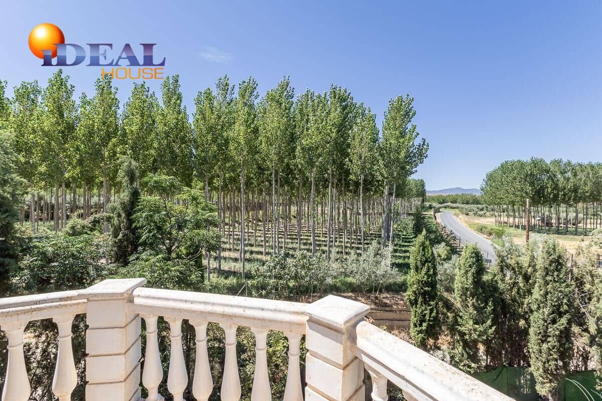 6 bedroom Villa for sale in Purullena with garage - € 249,000 (Ref: 9433860)