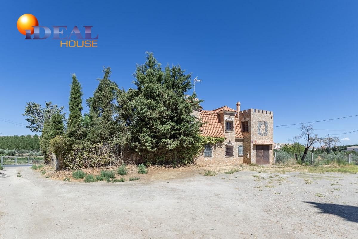 6 bedroom Villa for sale in Purullena with garage - € 249,000 (Ref: 9433860)