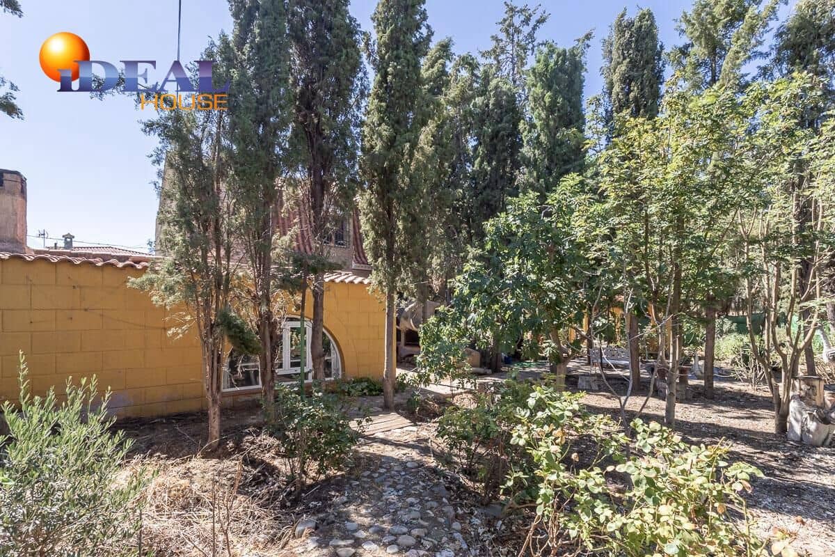 6 bedroom Villa for sale in Purullena with garage - € 249,000 (Ref: 9433860)