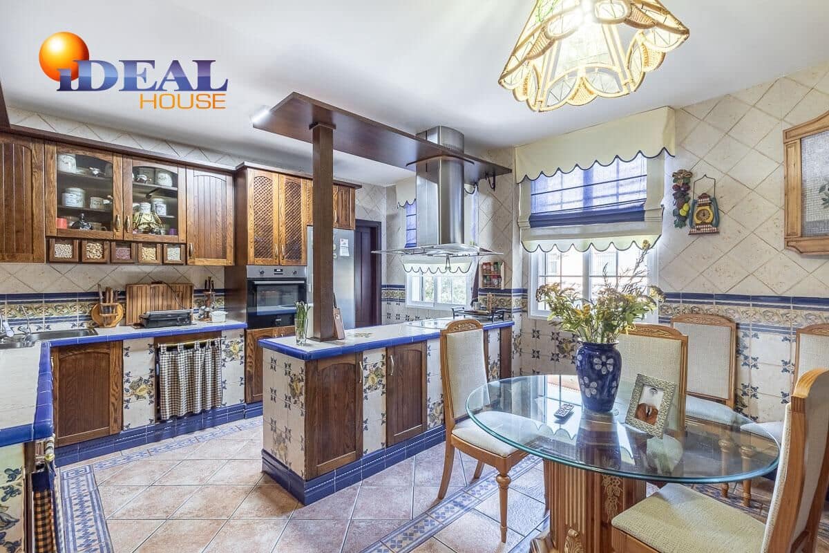 4 chambre Villa/Maison à vendre à Iznalloz avec piscine garage - 398 000 € (Ref: 9433863)