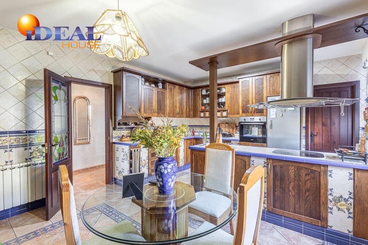 4 chambre Villa/Maison à vendre à Iznalloz avec piscine garage - 398 000 € (Ref: 9433863)