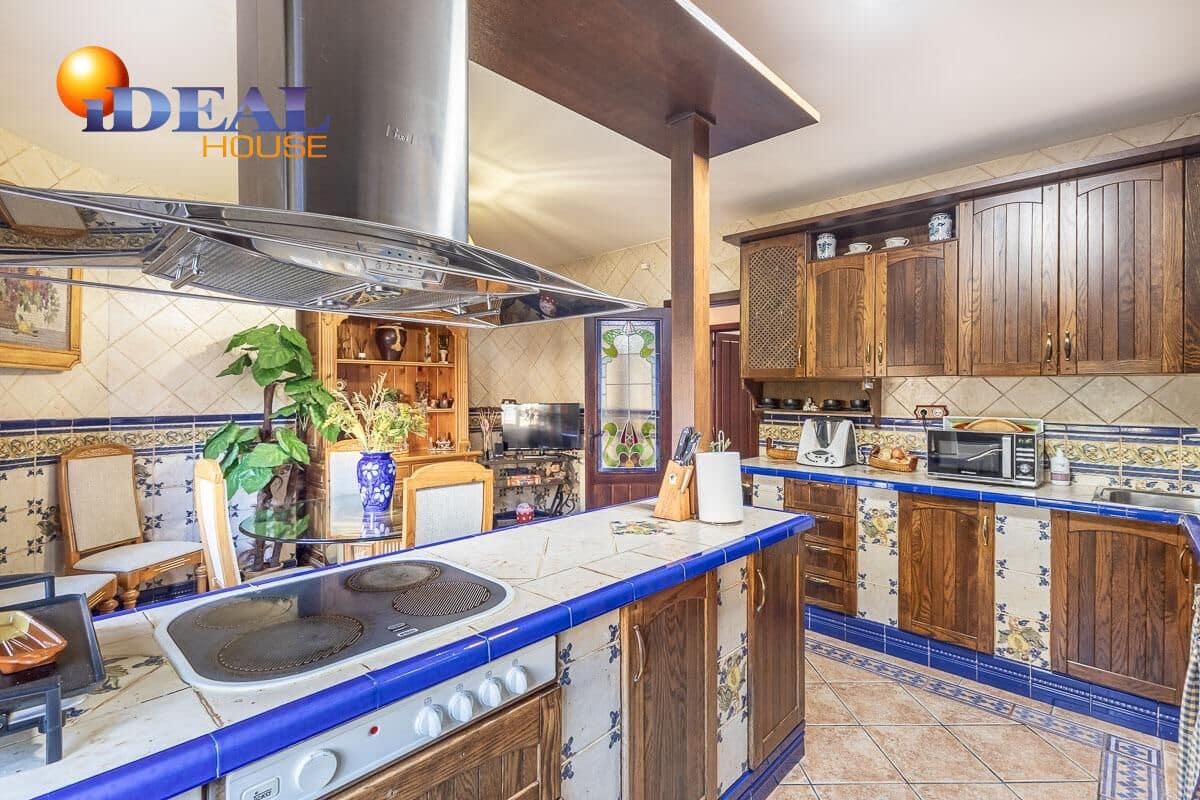 4 chambre Villa/Maison à vendre à Iznalloz avec piscine garage - 398 000 € (Ref: 9433863)