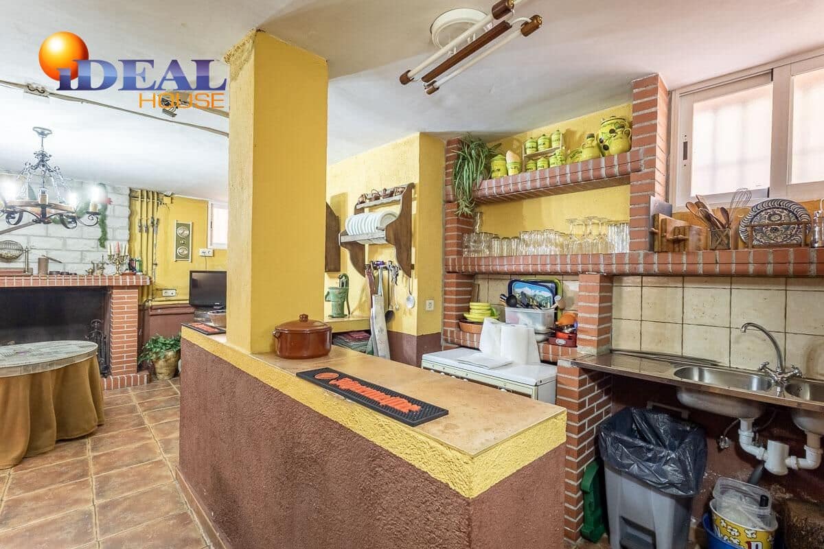 4 chambre Villa/Maison à vendre à Iznalloz avec piscine garage - 398 000 € (Ref: 9433863)