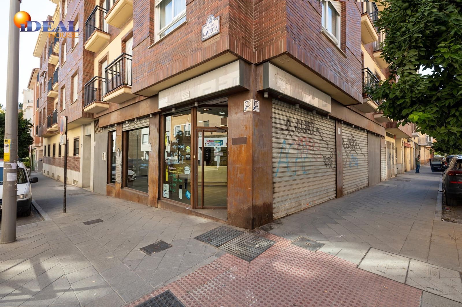 Commercieel te koop in Granada stad - € 240.000 (Ref: 9433865)