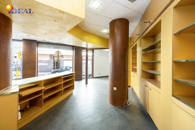 Commercieel te koop in Granada stad - € 240.000 (Ref: 9433865)