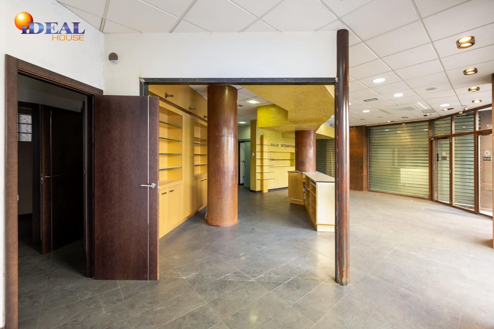 Commercieel te koop in Granada stad - € 240.000 (Ref: 9433865)