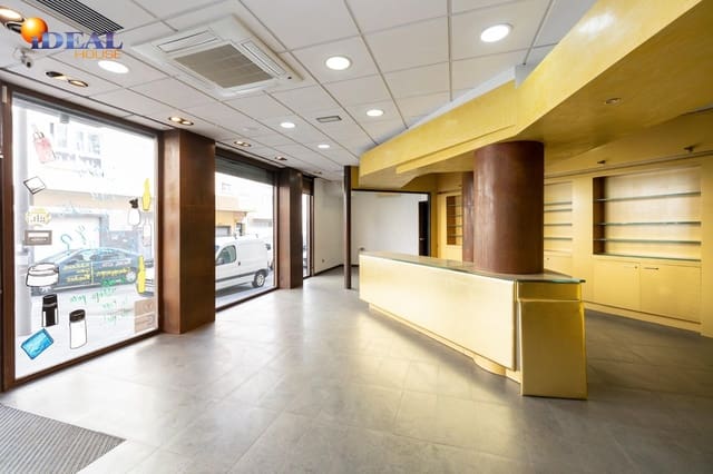 Commercieel te koop in Granada stad - € 240.000 (Ref: 9433865)