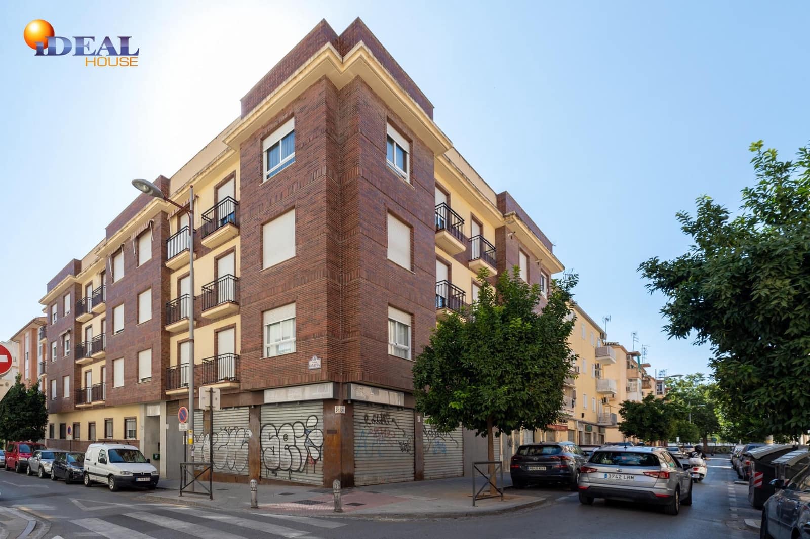 Commercieel te koop in Granada stad - € 240.000 (Ref: 9433865)
