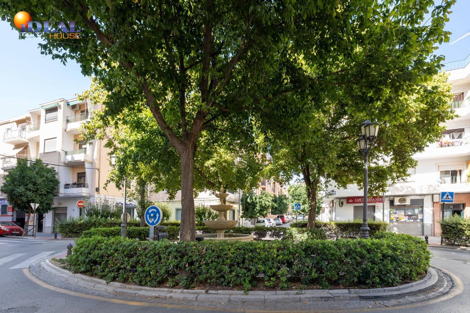 Commercieel te koop in Granada stad - € 240.000 (Ref: 9433865)