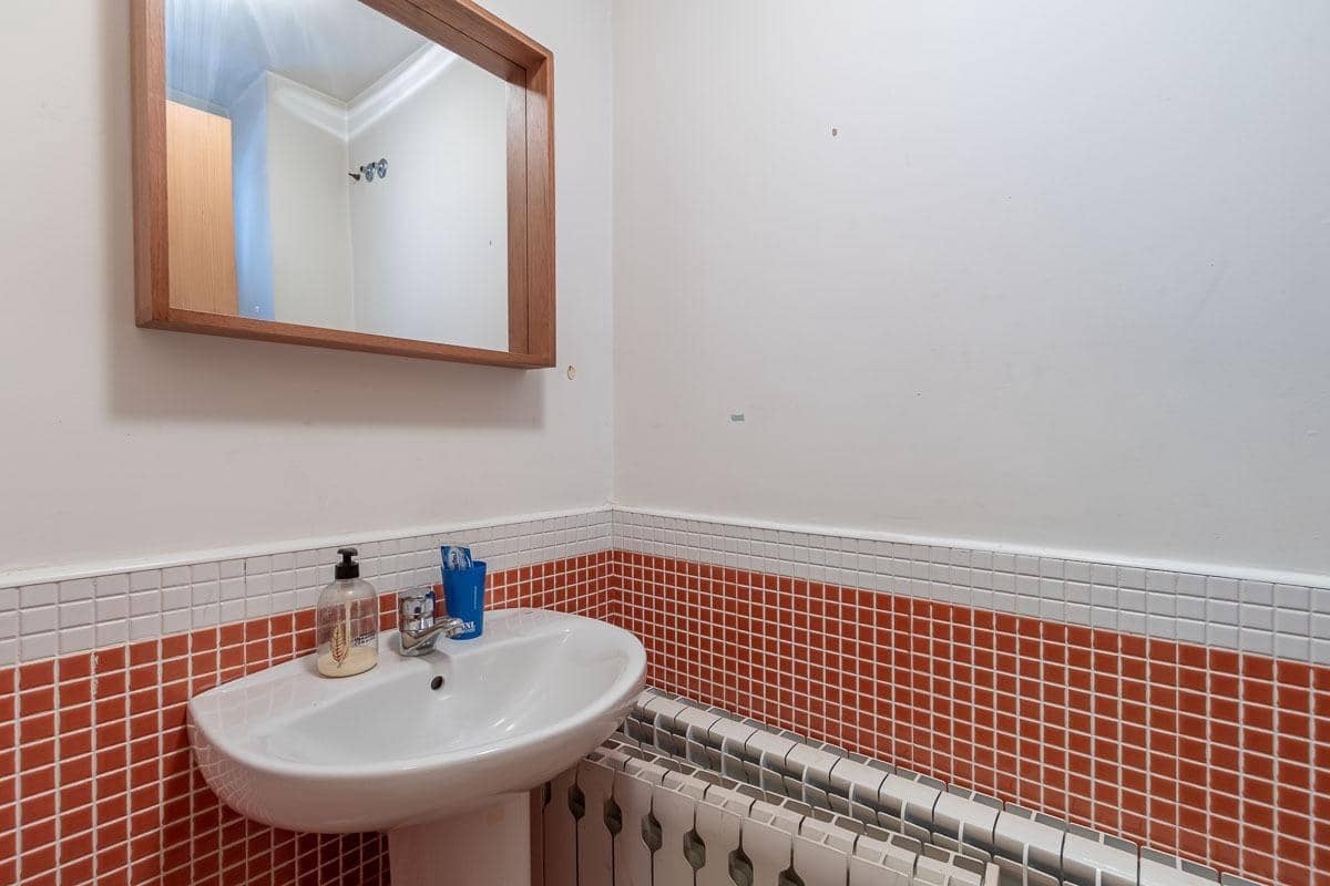 2 bedroom Flat for sale in Sierra Nevada with pool garage - € 185,000 (Ref: 9433867)