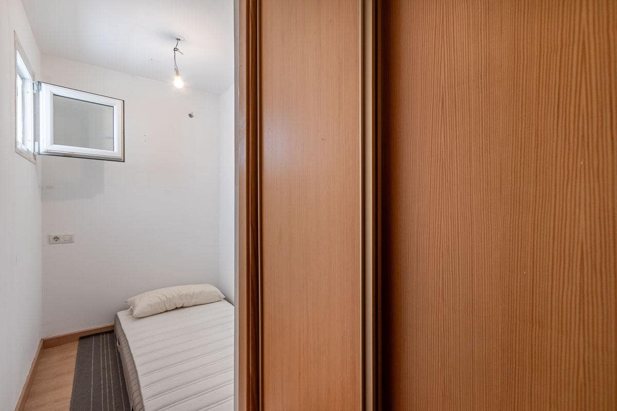 2 bedroom Flat for sale in Sierra Nevada with pool garage - € 185,000 (Ref: 9433867)