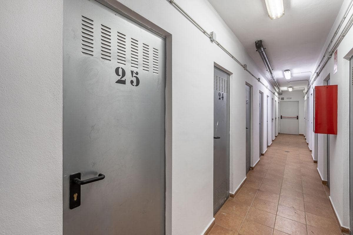 2 bedroom Flat for sale in Sierra Nevada with pool garage - € 185,000 (Ref: 9433867)