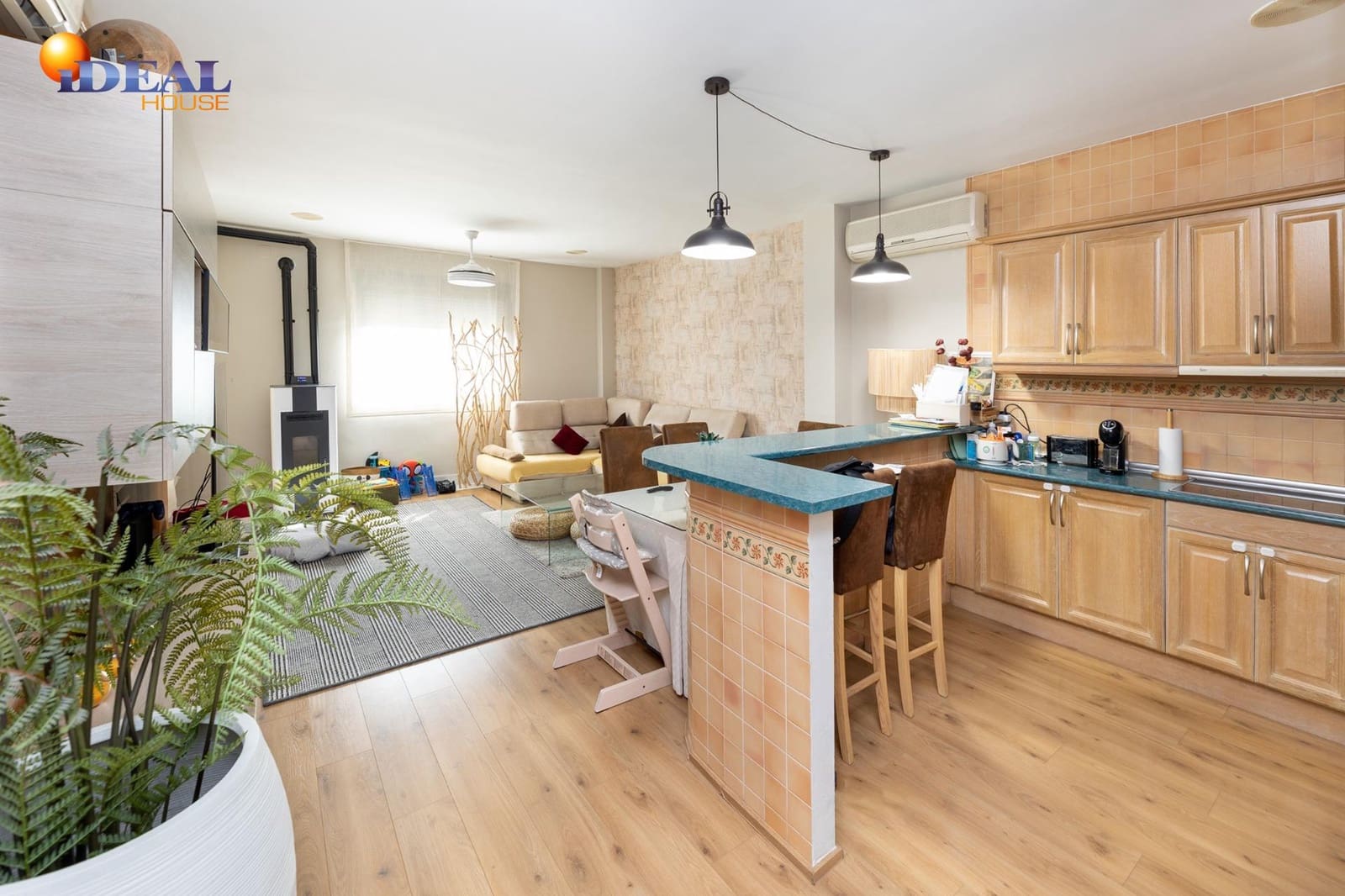 3 makuuhuone Kaupallinen myytävänä paikassa Albolote mukana 
autotalli - 810 000 € (Ref: 9433870)