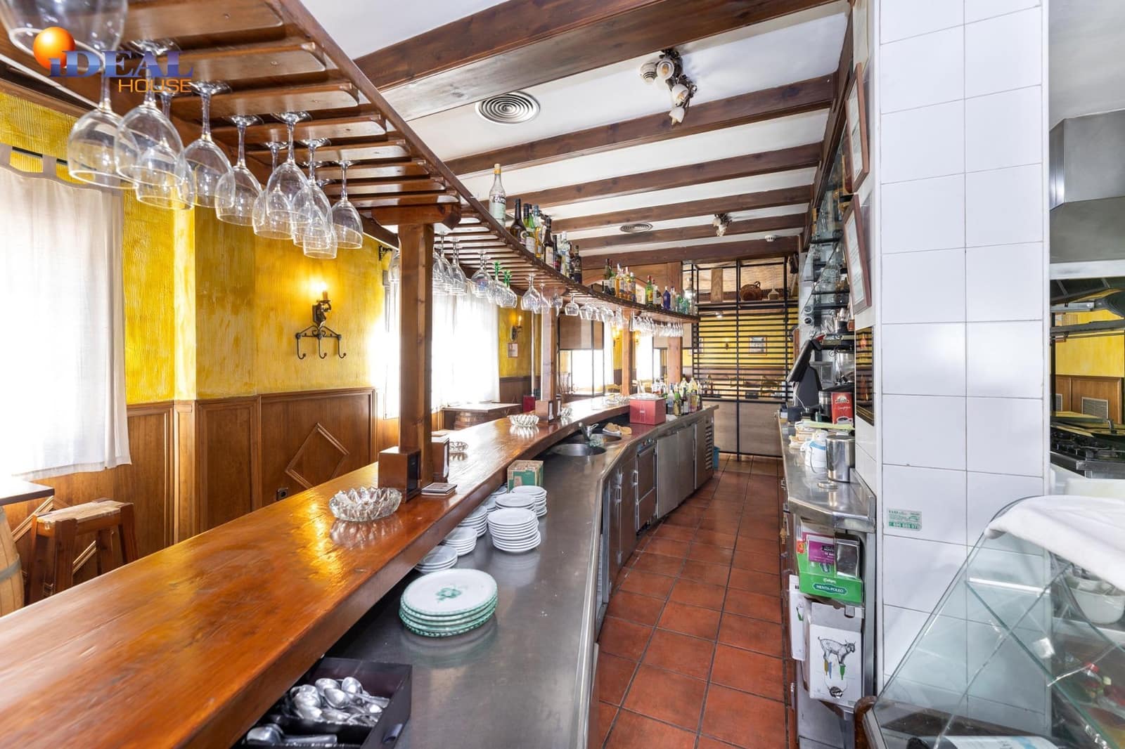 3 makuuhuone Kaupallinen myytävänä paikassa Albolote mukana 
autotalli - 810 000 € (Ref: 9433870)