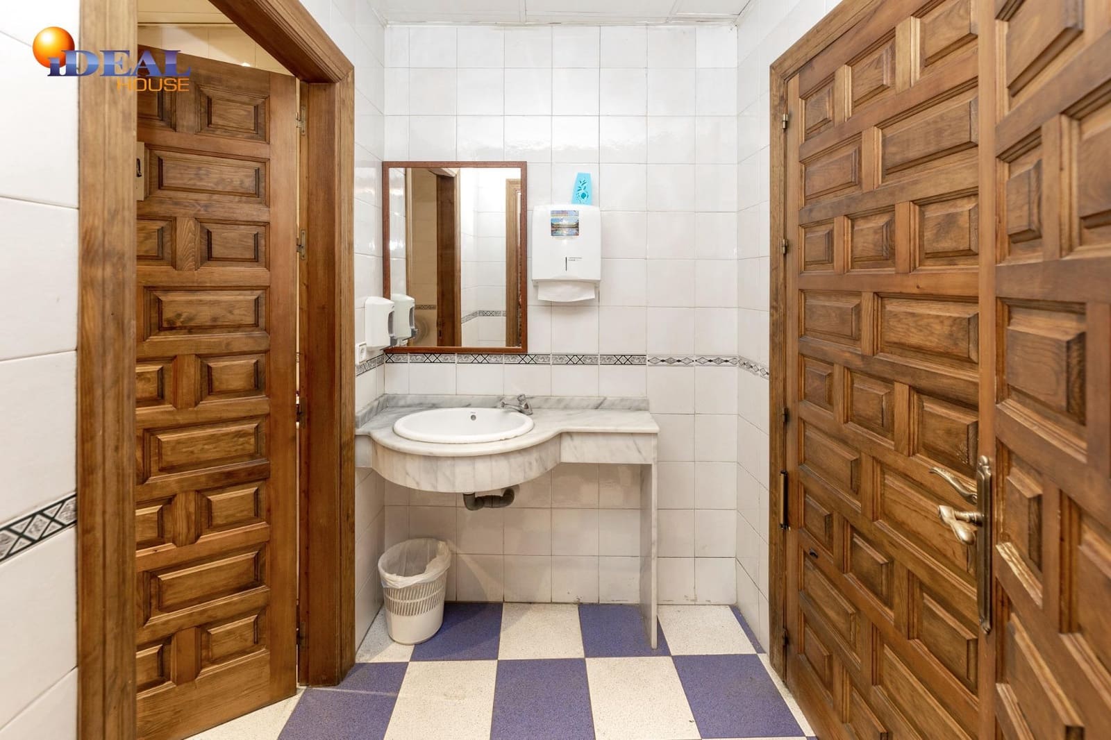 3 makuuhuone Kaupallinen myytävänä paikassa Albolote mukana 
autotalli - 810 000 € (Ref: 9433870)