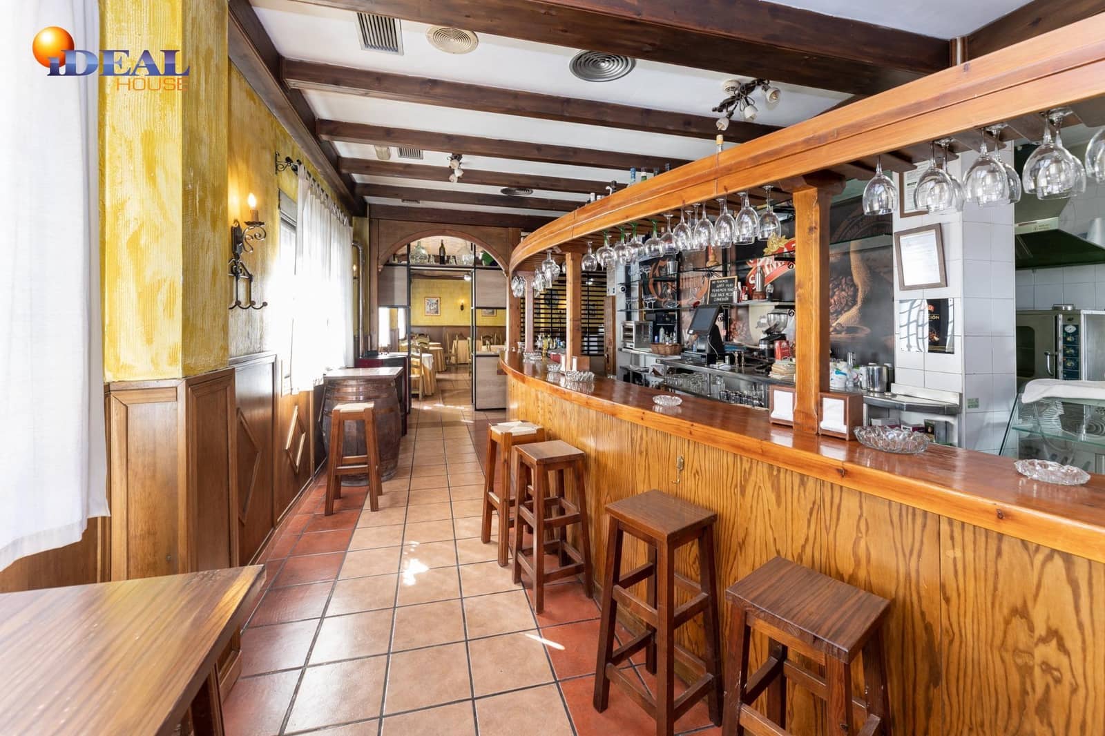 3 makuuhuone Kaupallinen myytävänä paikassa Albolote mukana 
autotalli - 810 000 € (Ref: 9433870)