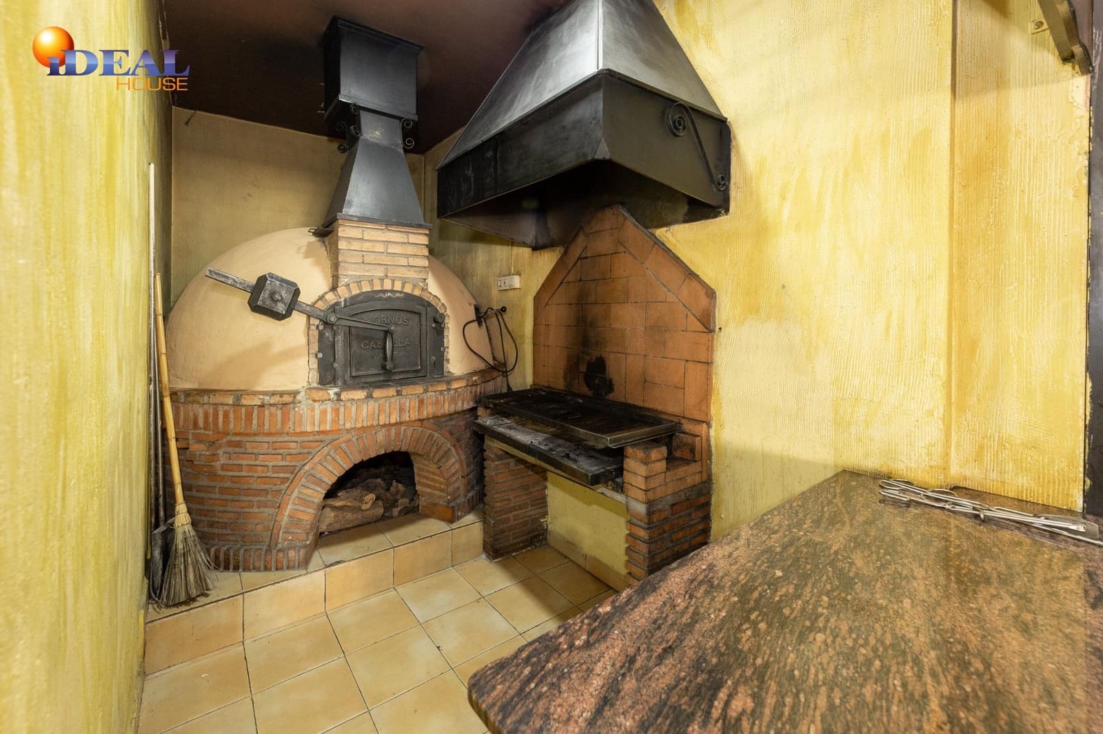 3 makuuhuone Kaupallinen myytävänä paikassa Albolote mukana 
autotalli - 810 000 € (Ref: 9433870)