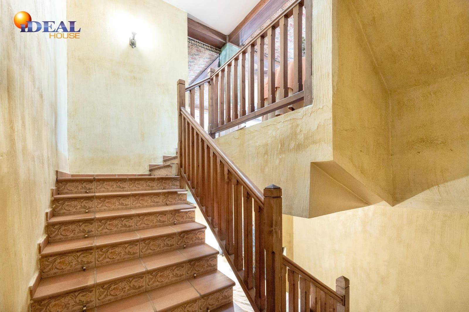 3 makuuhuone Kaupallinen myytävänä paikassa Albolote mukana 
autotalli - 810 000 € (Ref: 9433870)