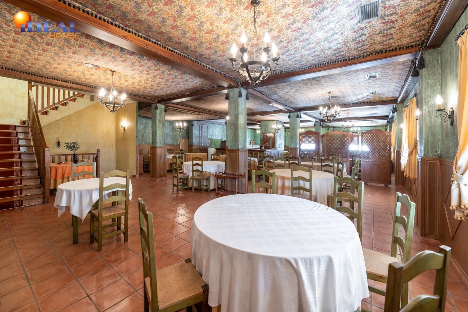 3 makuuhuone Kaupallinen myytävänä paikassa Albolote mukana 
autotalli - 810 000 € (Ref: 9433870)