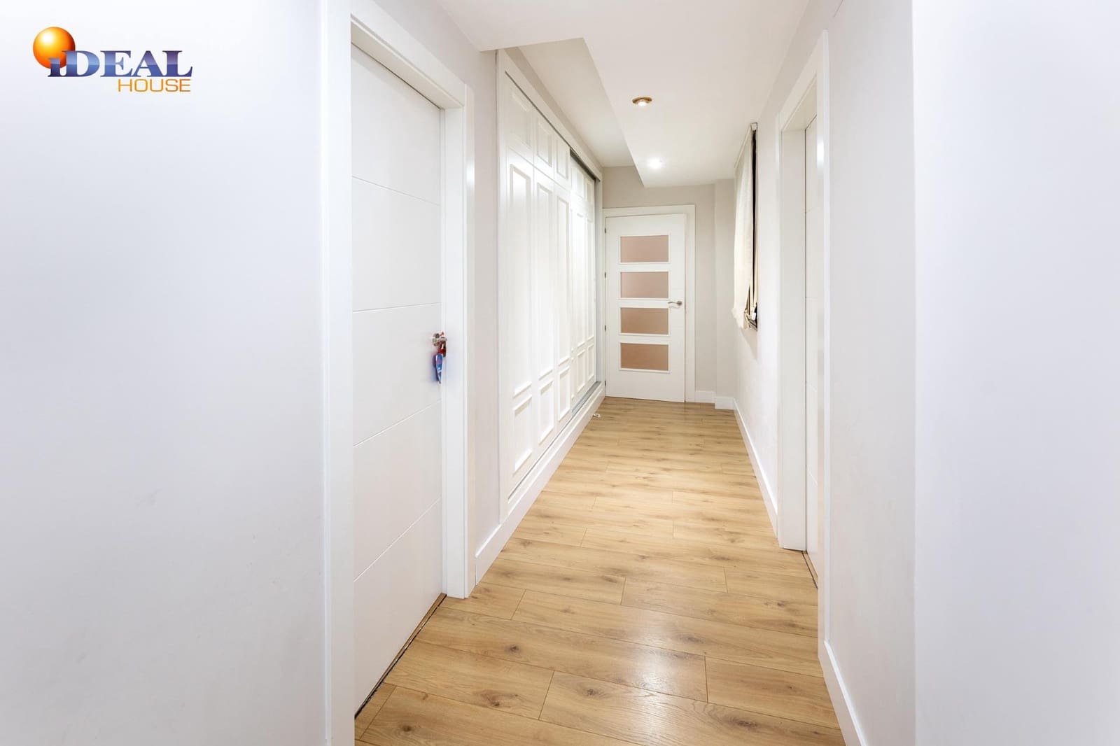 3 makuuhuone Kaupallinen myytävänä paikassa Albolote mukana 
autotalli - 810 000 € (Ref: 9433870)