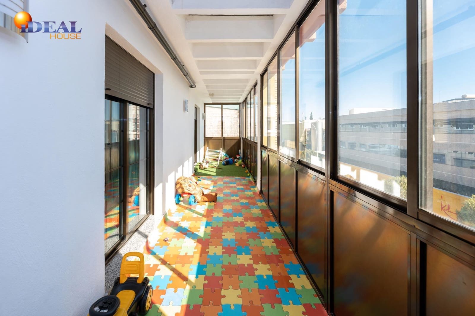 3 makuuhuone Kaupallinen myytävänä paikassa Albolote mukana 
autotalli - 810 000 € (Ref: 9433870)