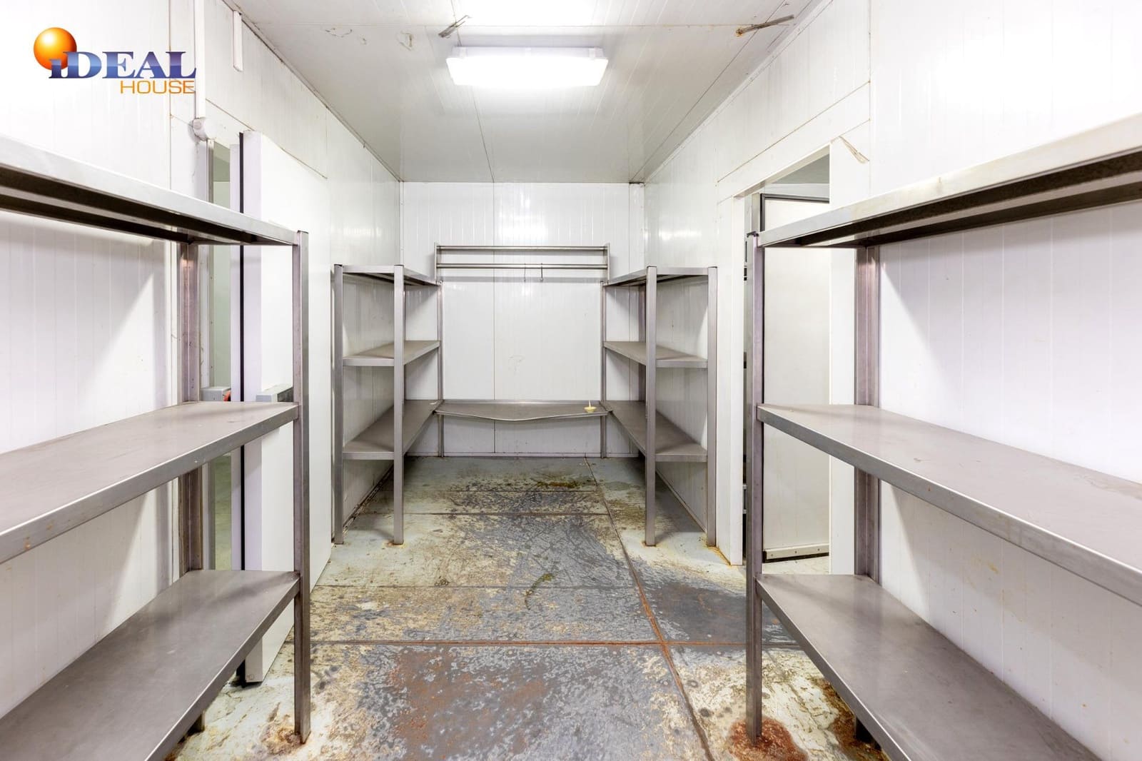 3 makuuhuone Kaupallinen myytävänä paikassa Albolote mukana 
autotalli - 810 000 € (Ref: 9433870)