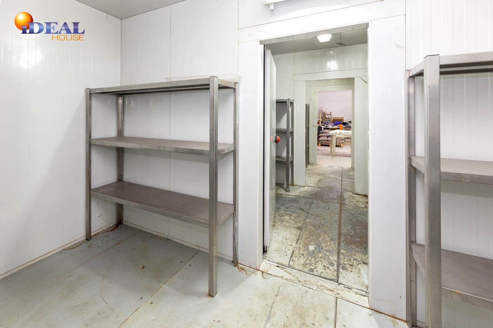 3 makuuhuone Kaupallinen myytävänä paikassa Albolote mukana 
autotalli - 810 000 € (Ref: 9433870)