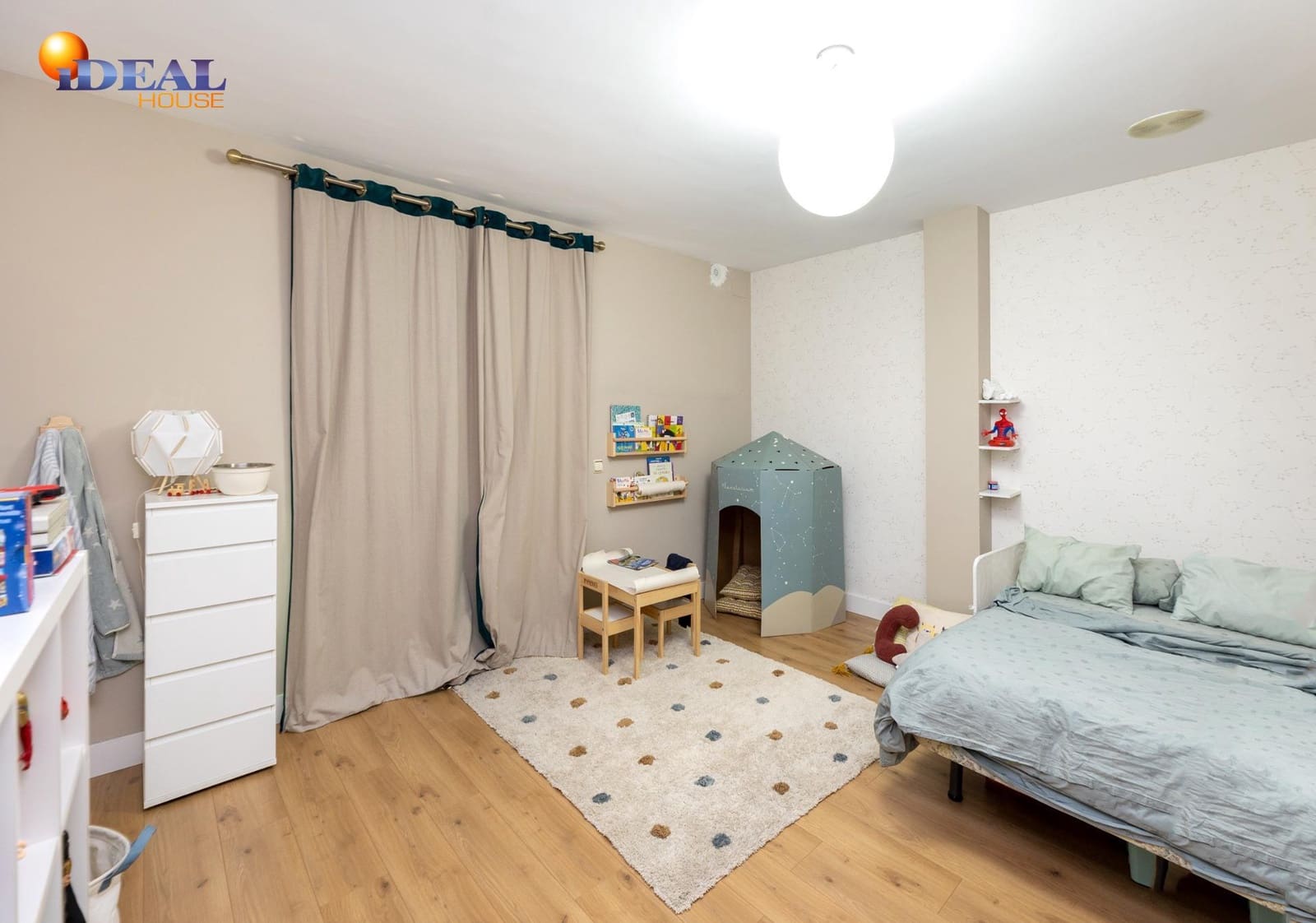 3 makuuhuone Kaupallinen myytävänä paikassa Albolote mukana 
autotalli - 810 000 € (Ref: 9433870)