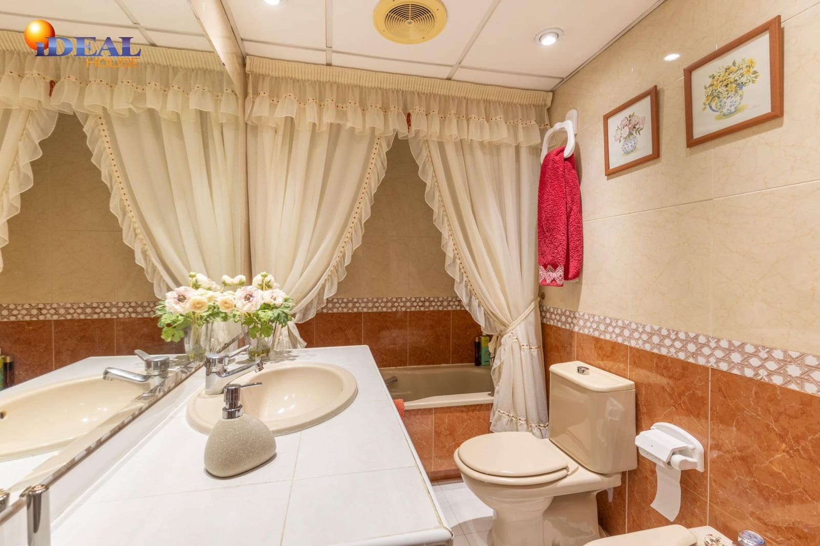 5 soverom Villa til salgs i Granada by med svømmebasseng garasje - € 890 000 (Ref: 9433871)