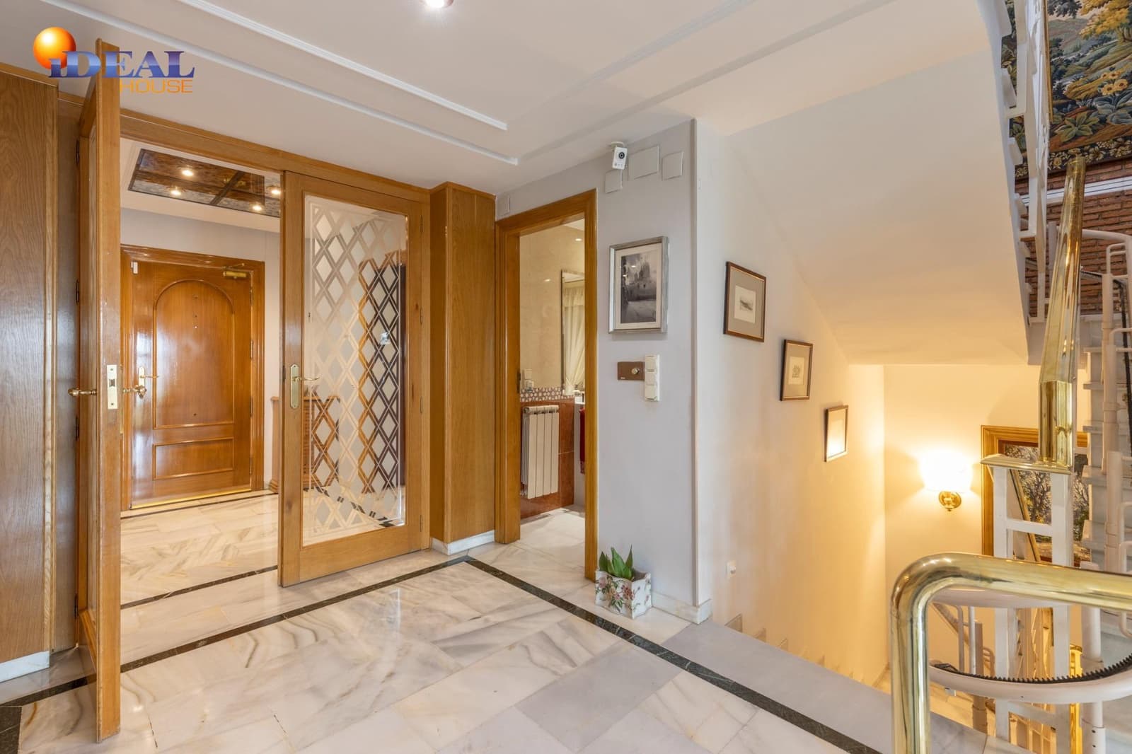 5 soverom Villa til salgs i Granada by med svømmebasseng garasje - € 890 000 (Ref: 9433871)