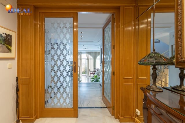 5 chambre Villa/Maison à vendre à Grenade ville avec piscine garage - 890 000 € (Ref: 9433871)