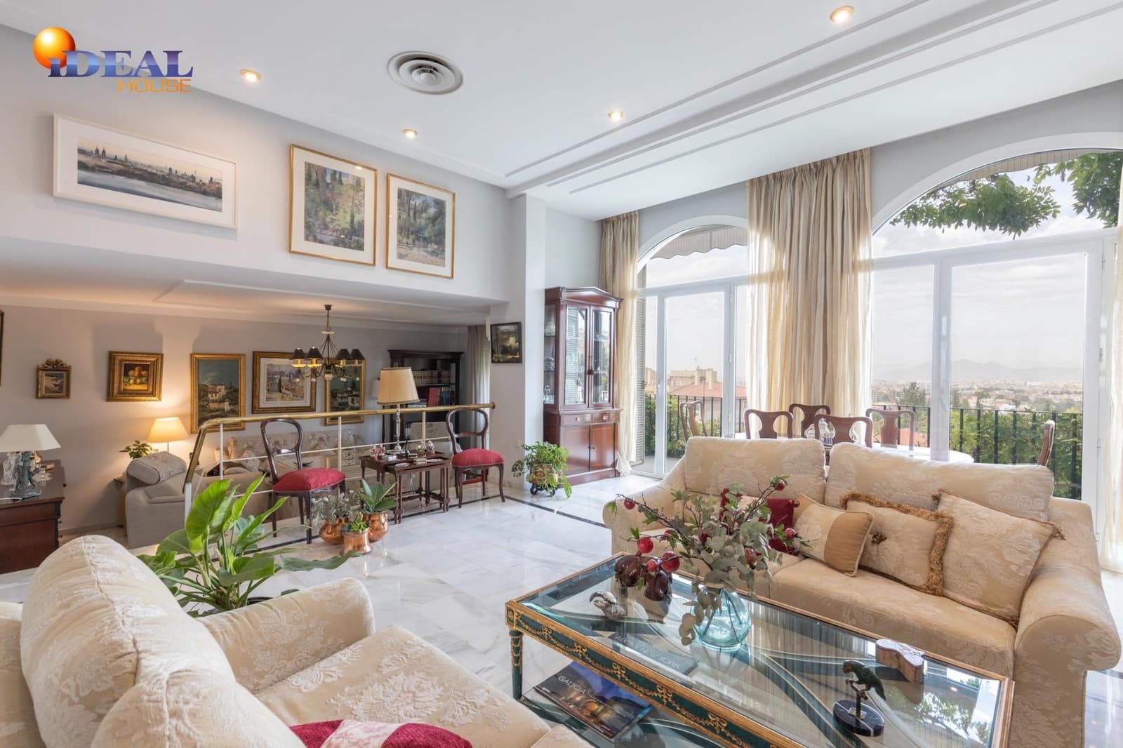 5 soverom Villa til salgs i Granada by med svømmebasseng garasje - € 890 000 (Ref: 9433871)