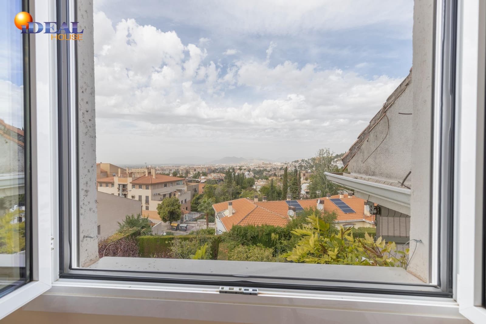 5 soverom Villa til salgs i Granada by med svømmebasseng garasje - € 890 000 (Ref: 9433871)