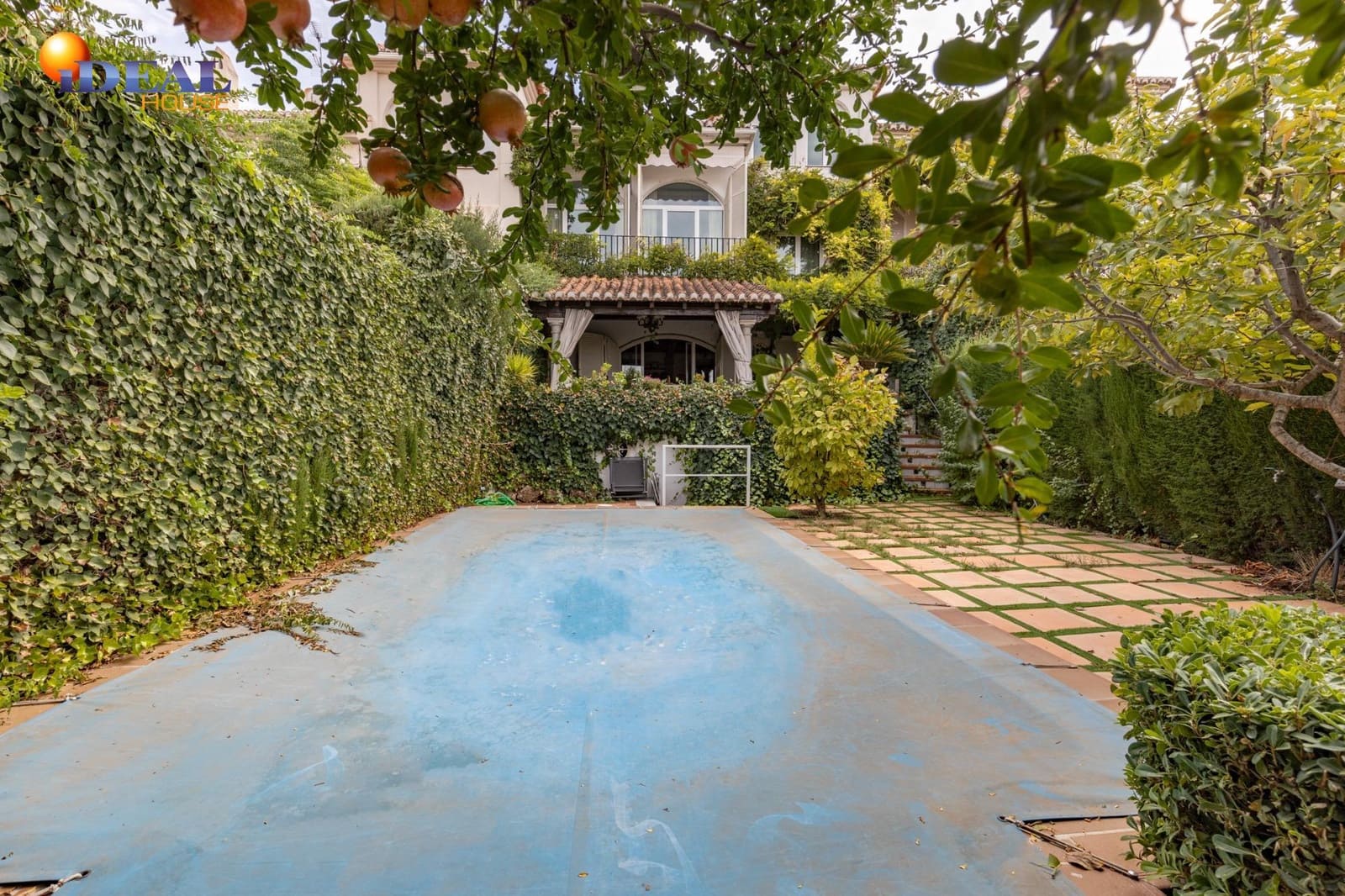 5 soverom Villa til salgs i Granada by med svømmebasseng garasje - € 890 000 (Ref: 9433871)