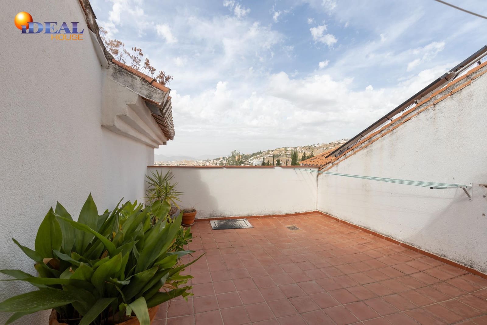 5 soverom Villa til salgs i Granada by med svømmebasseng garasje - € 890 000 (Ref: 9433871)