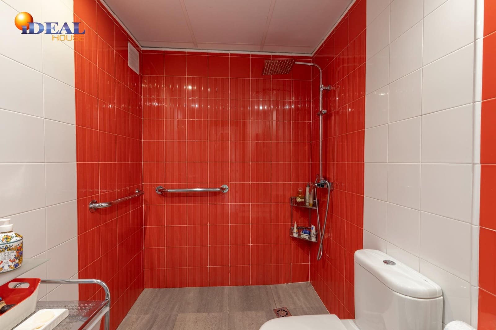 5 soverom Villa til salgs i Granada by med svømmebasseng garasje - € 890 000 (Ref: 9433871)