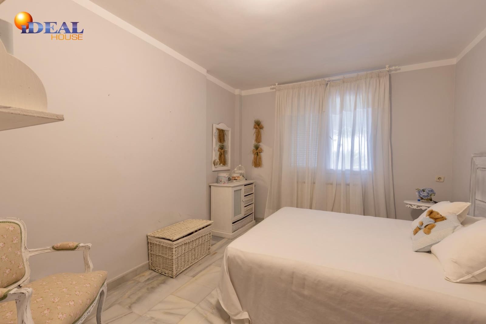 5 soverom Villa til salgs i Granada by med svømmebasseng garasje - € 890 000 (Ref: 9433871)