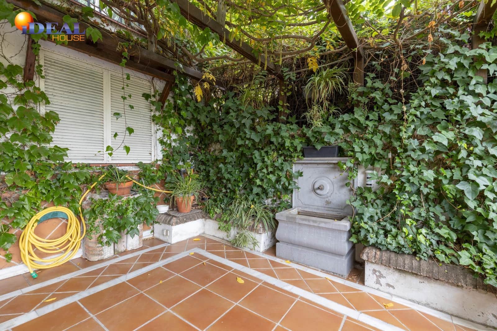 5 soverom Villa til salgs i Granada by med svømmebasseng garasje - € 890 000 (Ref: 9433871)