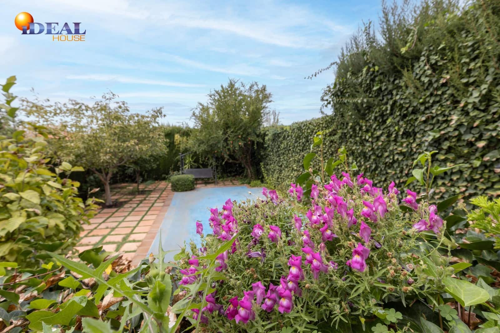 5 soverom Villa til salgs i Granada by med svømmebasseng garasje - € 890 000 (Ref: 9433871)