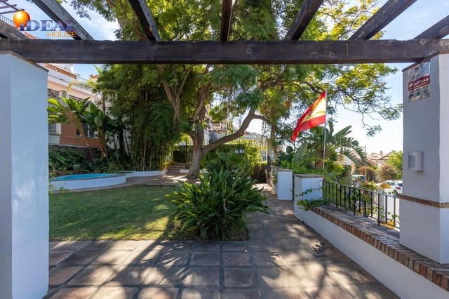 Chalet de 8 habitaciones en Almuñécar en venta con piscina - 1.250.000 € (Ref: 9433872)