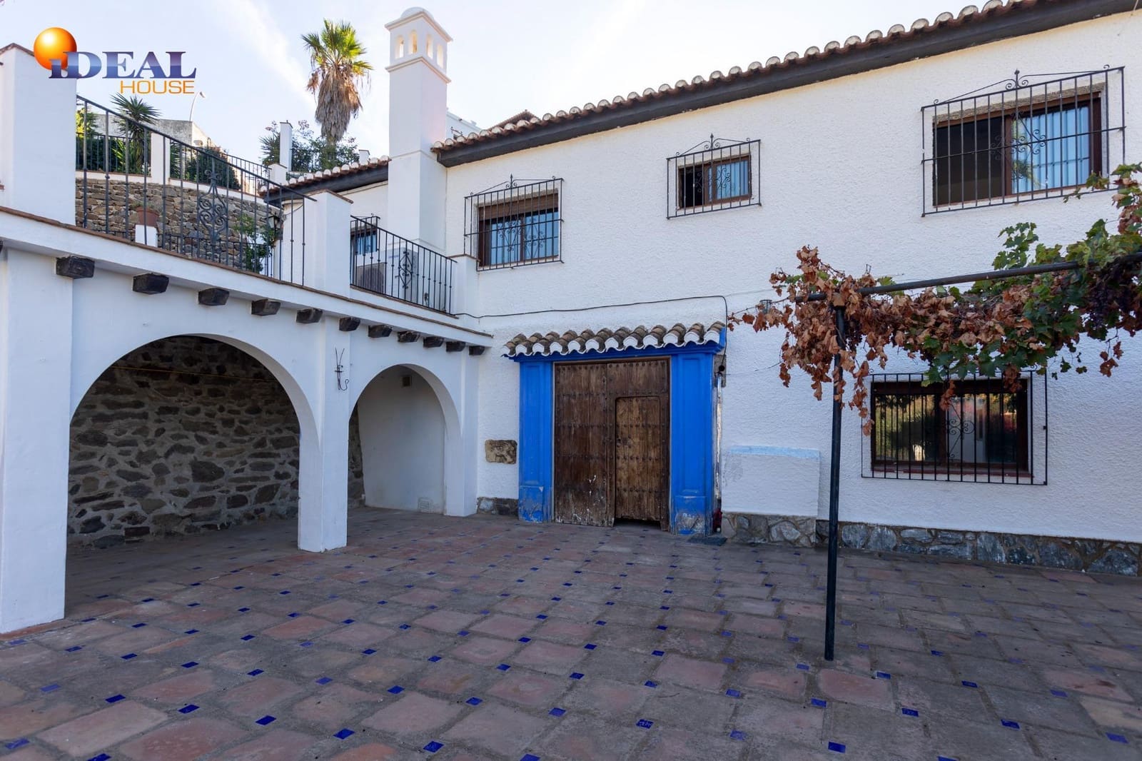 8 bedroom Villa for sale in Almunecar with pool - € 1,250,000 (Ref: 9433872)