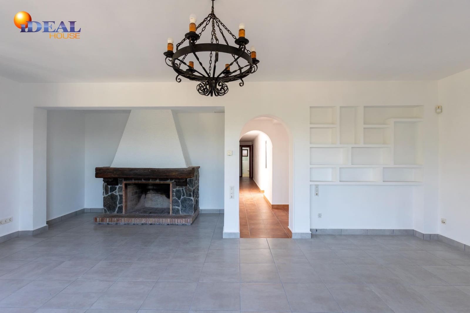 8 bedroom Villa for sale in Almunecar with pool - € 1,250,000 (Ref: 9433872)