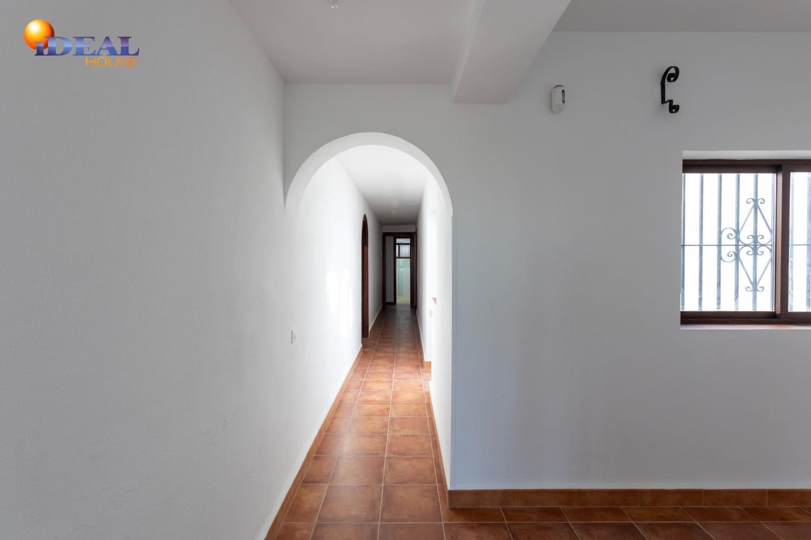 8 bedroom Villa for sale in Almunecar with pool - € 1,250,000 (Ref: 9433872)