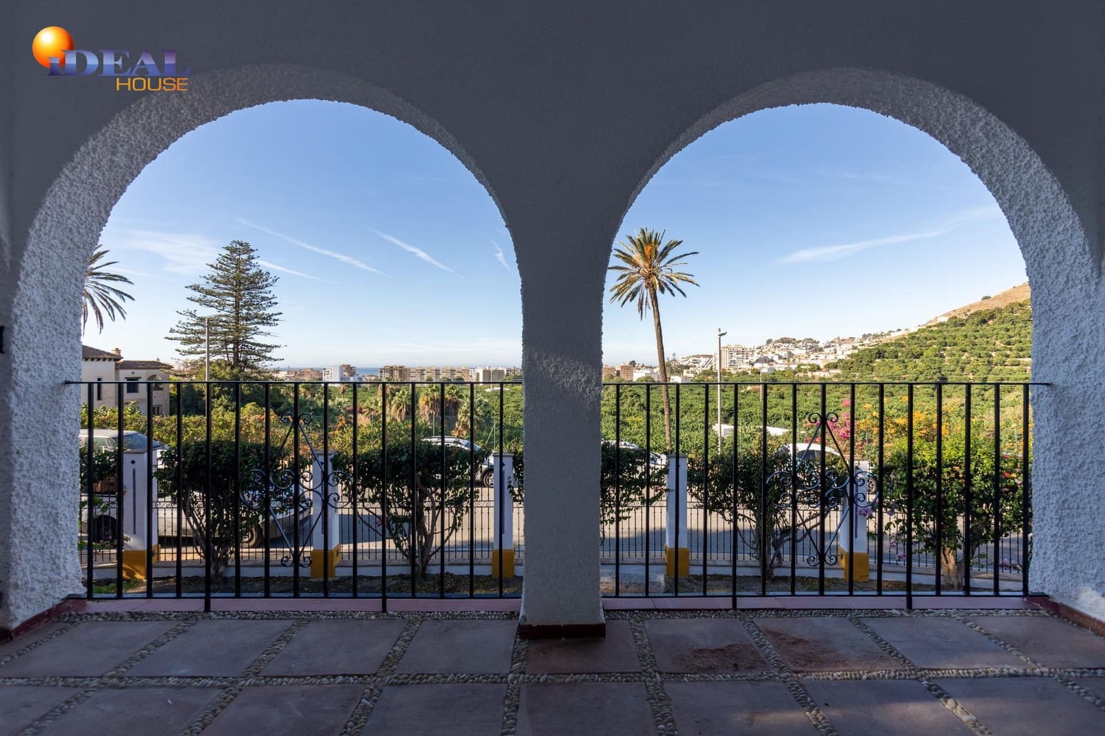 8 bedroom Villa for sale in Almunecar with pool - € 1,250,000 (Ref: 9433872)