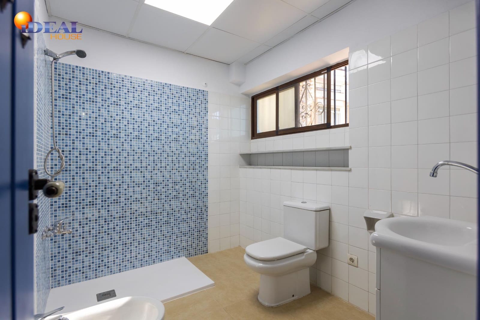 8 bedroom Villa for sale in Almunecar with pool - € 1,250,000 (Ref: 9433872)