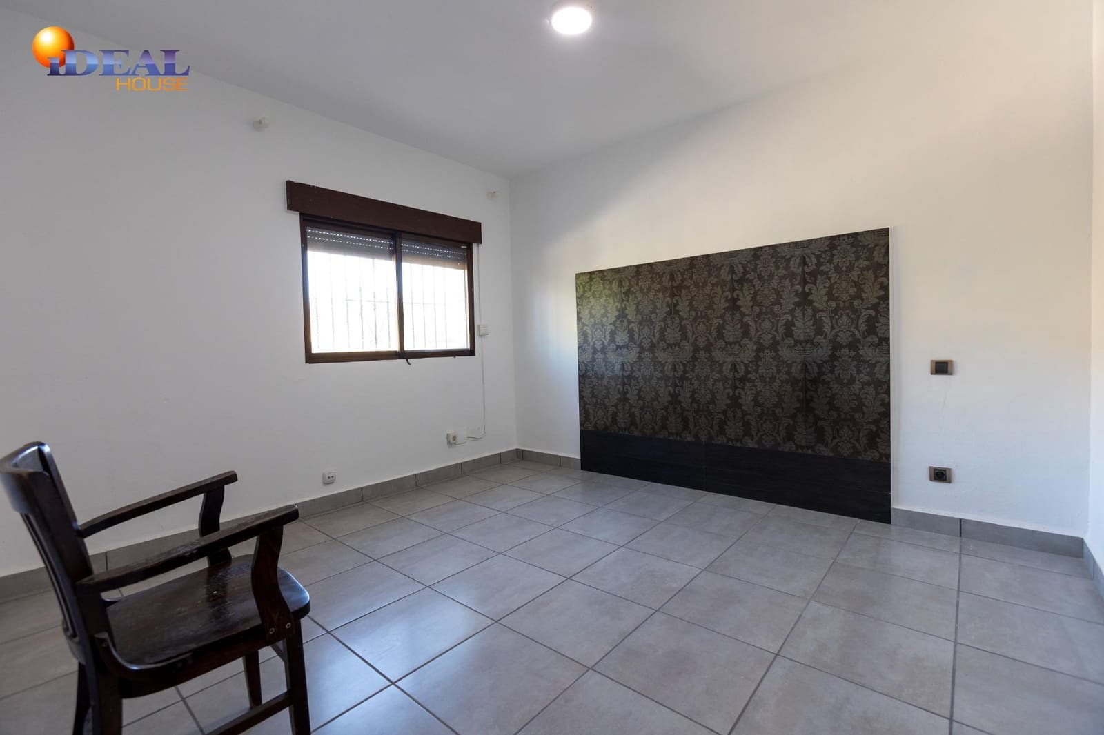 8 bedroom Villa for sale in Almunecar with pool - € 1,250,000 (Ref: 9433872)