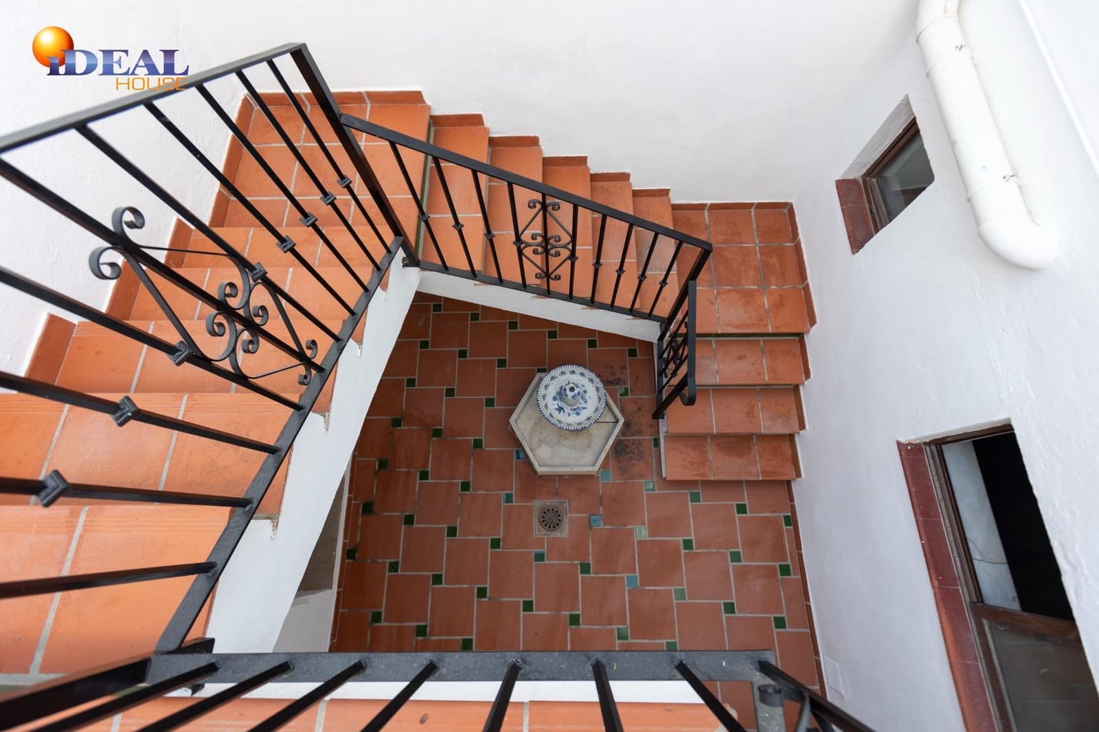 8 bedroom Villa for sale in Almunecar with pool - € 1,250,000 (Ref: 9433872)