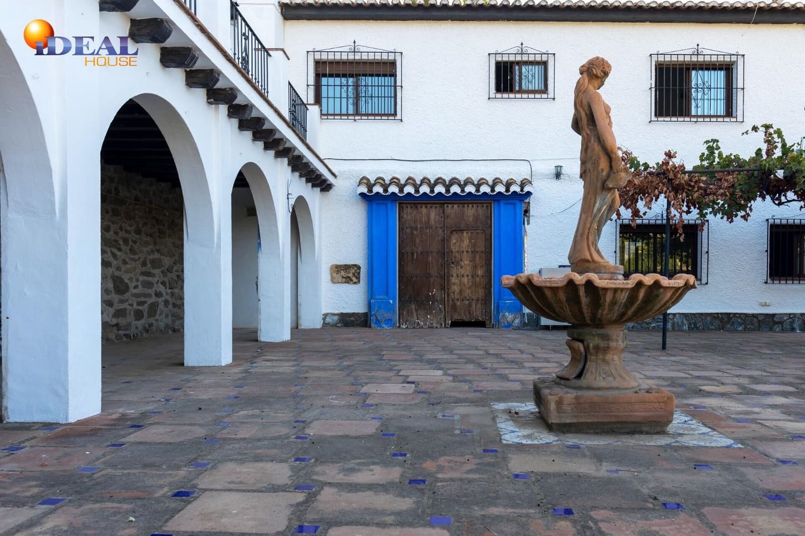 8 bedroom Villa for sale in Almunecar with pool - € 1,250,000 (Ref: 9433872)