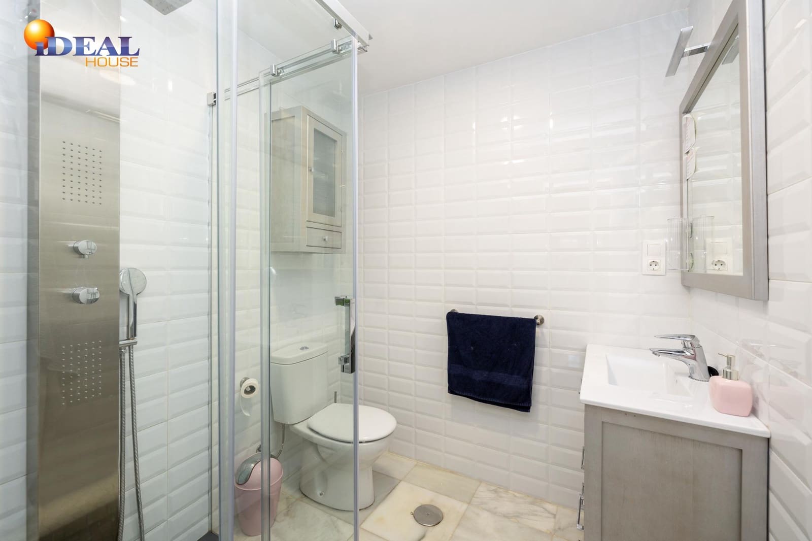 4 slaapkamer Villa te koop in Albolote met zwembad garage - € 435.000 (Ref: 9433874)